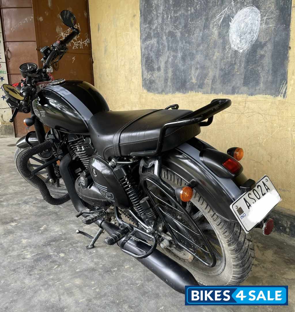 Jawa 42 Dual Channel ABS AllStar Black