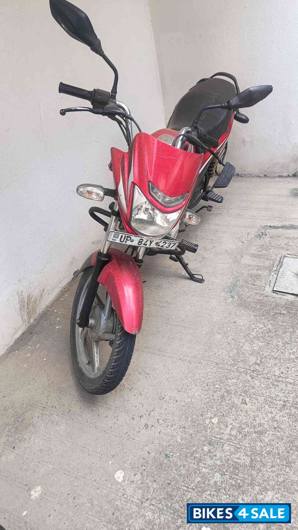 Red Bajaj Platina 100