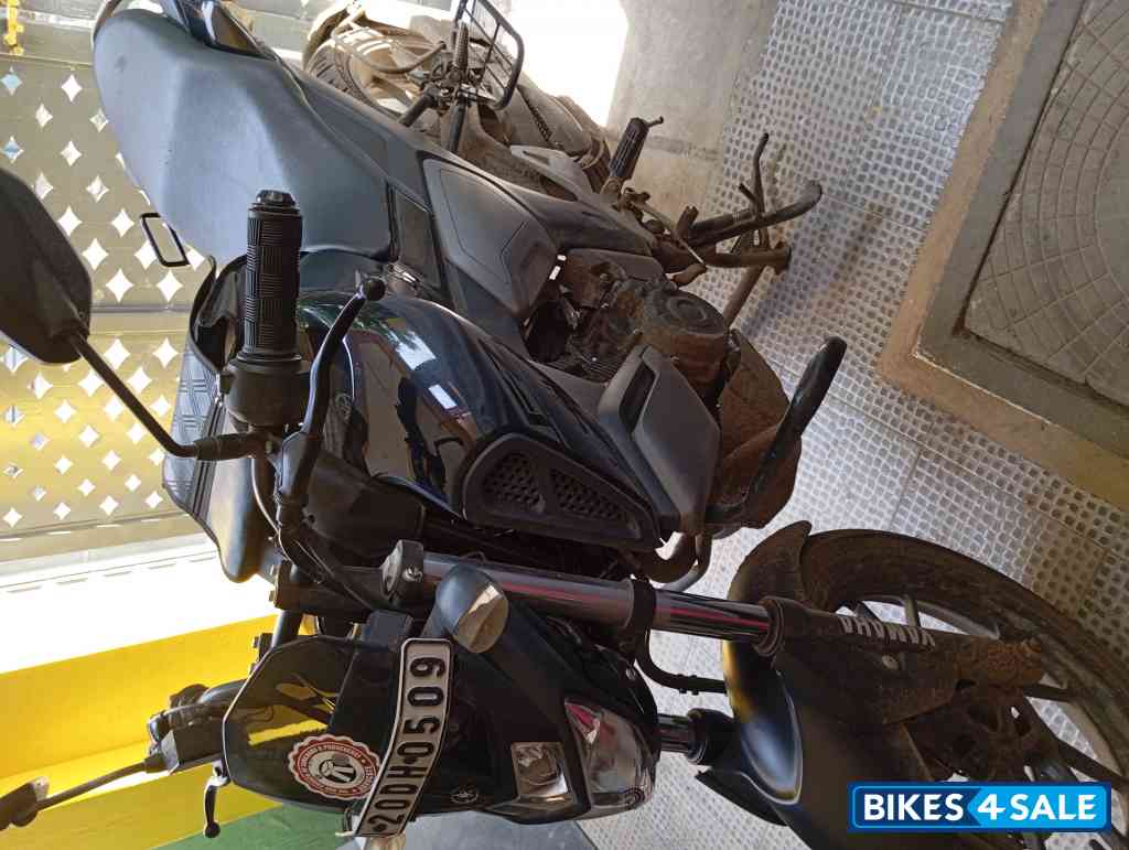 Black Yamaha FZ FI V3 BS6