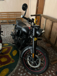 Royal Enfield Classic Stealth Black