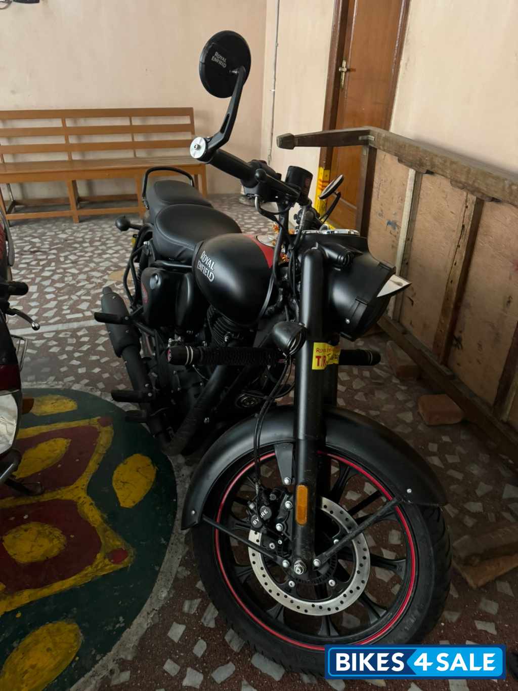 Royal Enfield Classic Stealth Black Royal Enfield Classic Stealth Black