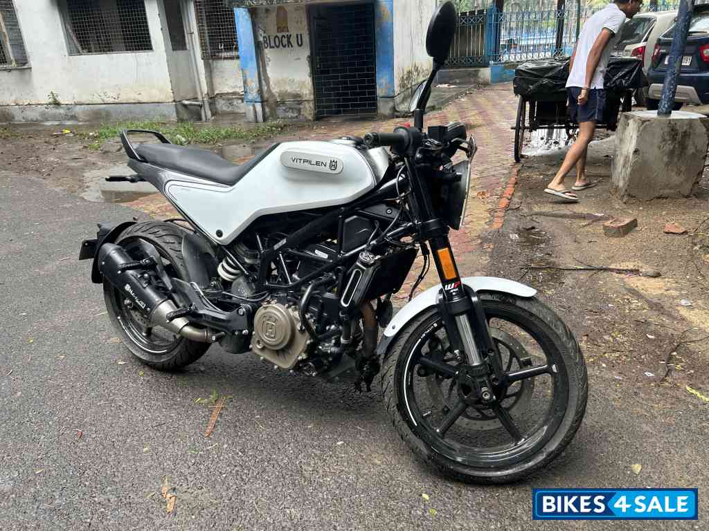 Matte Creamic White Husqvarna Vitpilen 250 2022