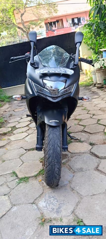 Metallic Matte Black Suzuki Gixxer SF 250 BS6