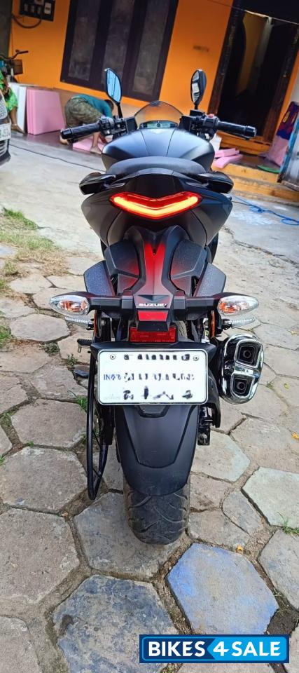 Metallic Matte Black Suzuki Gixxer SF 250 BS6
