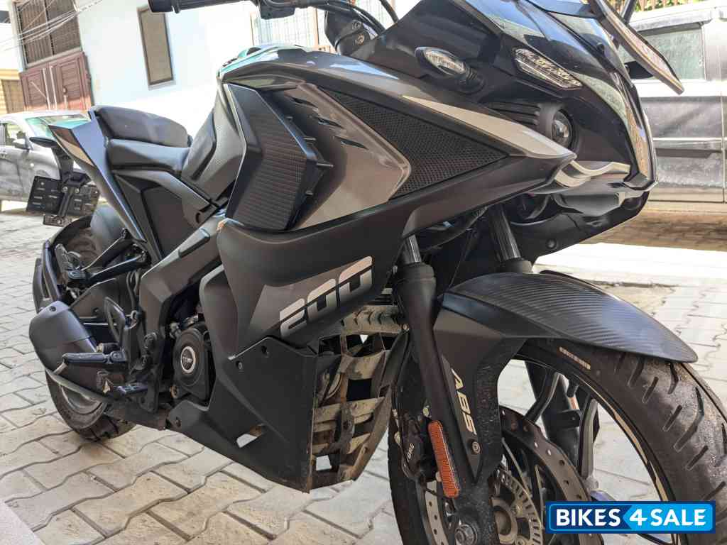 Pewter Grey Bajaj Pulsar RS 200 BS6