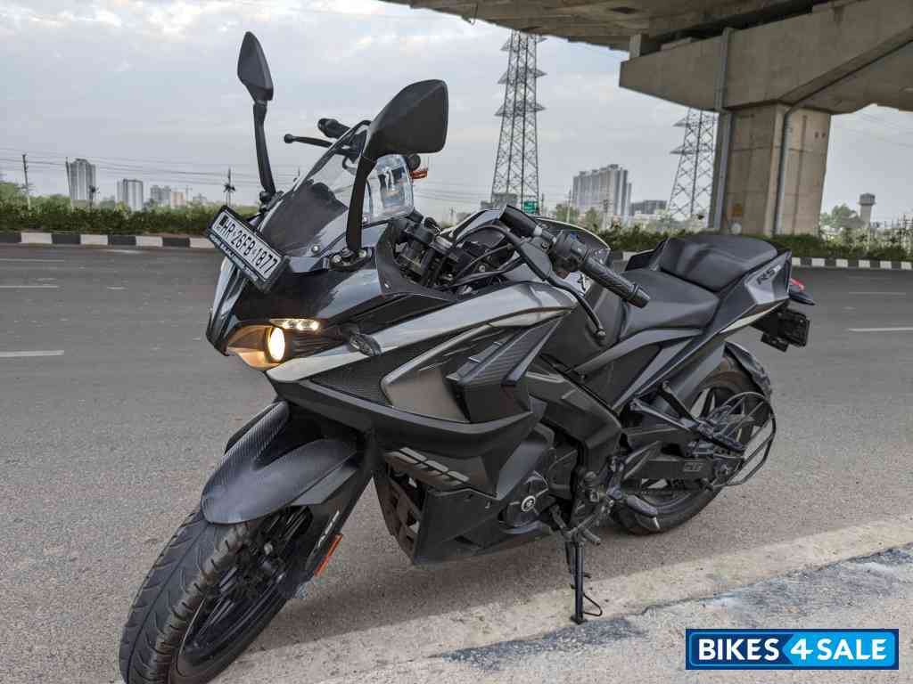 Pewter Grey Bajaj Pulsar RS 200 BS6