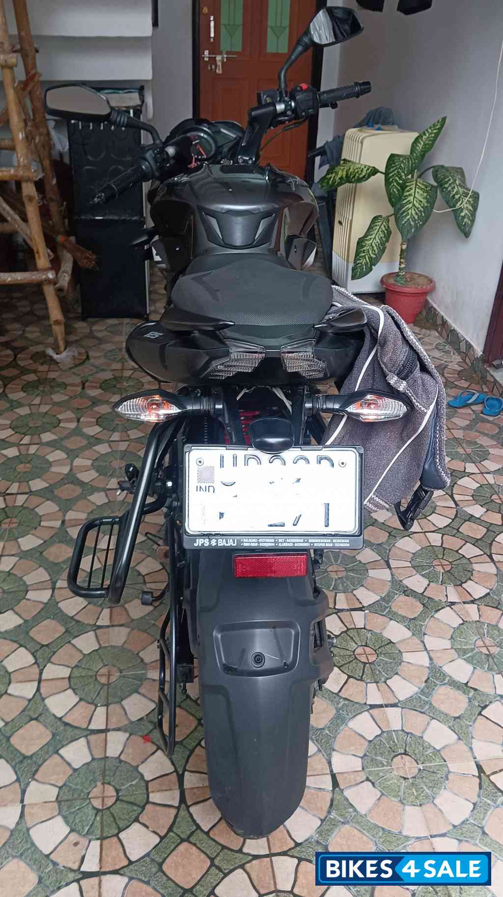 Grey Bajaj Pulsar NS 125 Grey Bajaj Pulsar NS 125