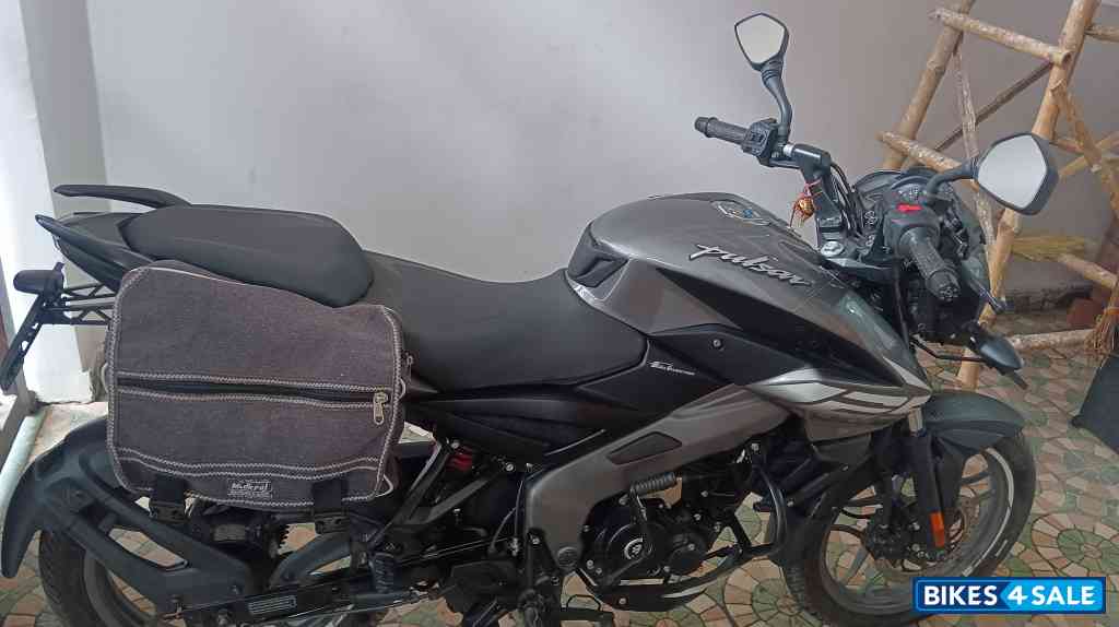 Grey Bajaj Pulsar NS 125 Grey Bajaj Pulsar NS 125