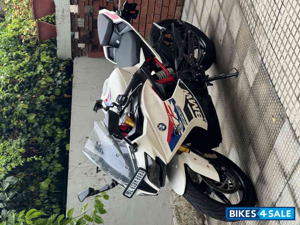 Race White BMW G 310 RR