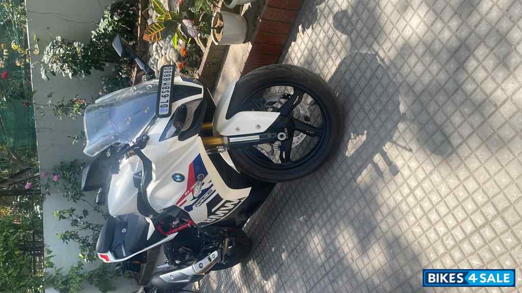 Race White BMW G 310 RR