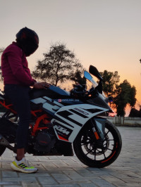 KTM RC 390 2022