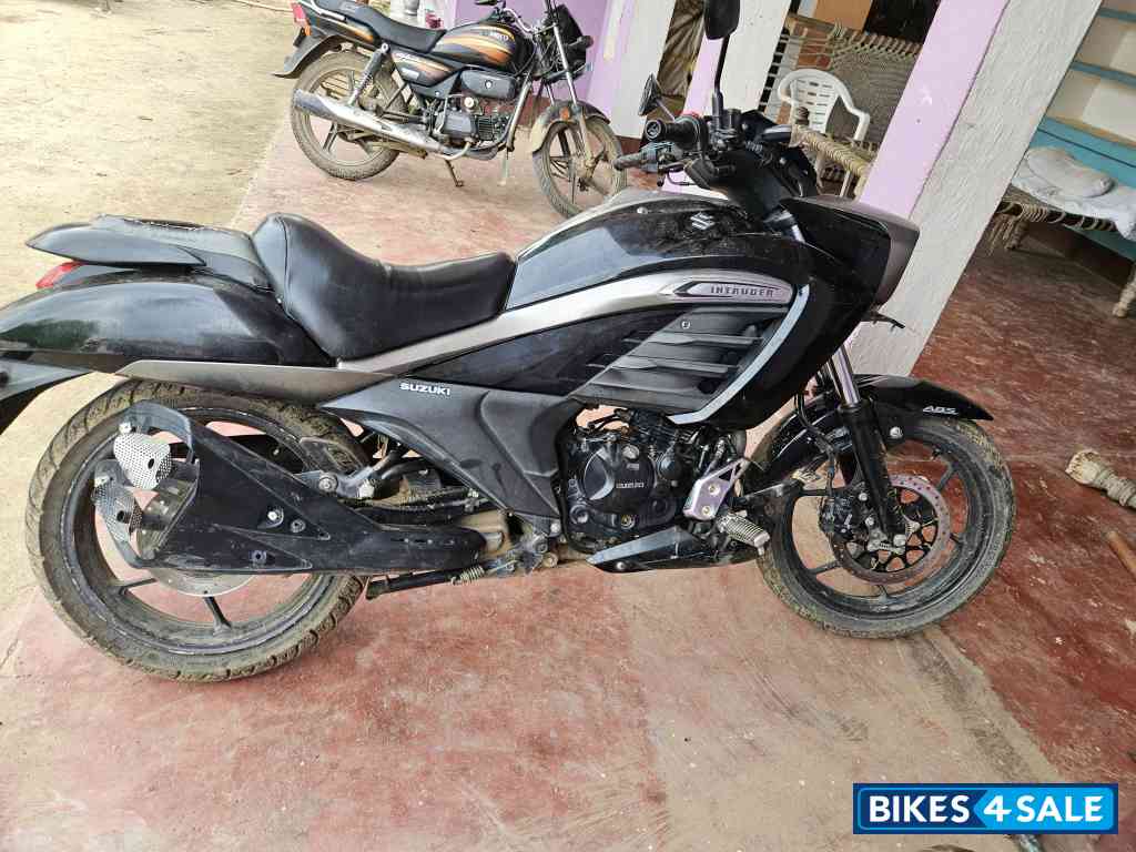 Black Suzuki Intruder 150