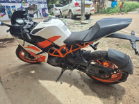 Orange KTM RC 200