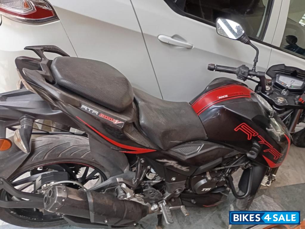TVS Apache RTR 200 4V Race Edition 2.0 TVS Apache RTR 200 4V Race Edition 2.0