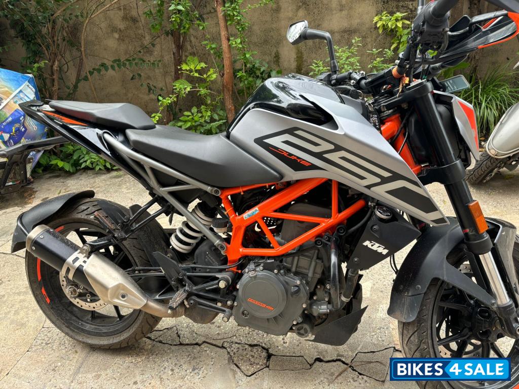 Grey KTM Duke 250 2020