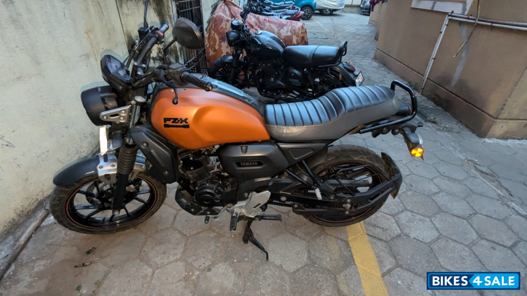 Matt Copper Yamaha FZ-X