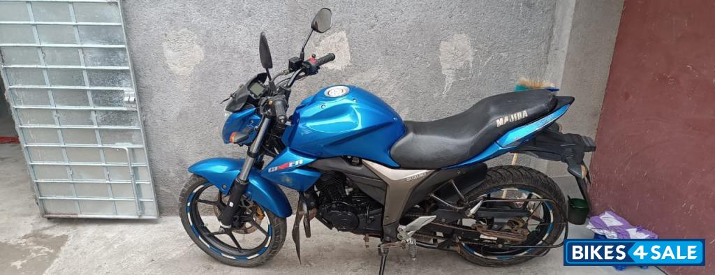 Blue Suzuki Gixxer 150
