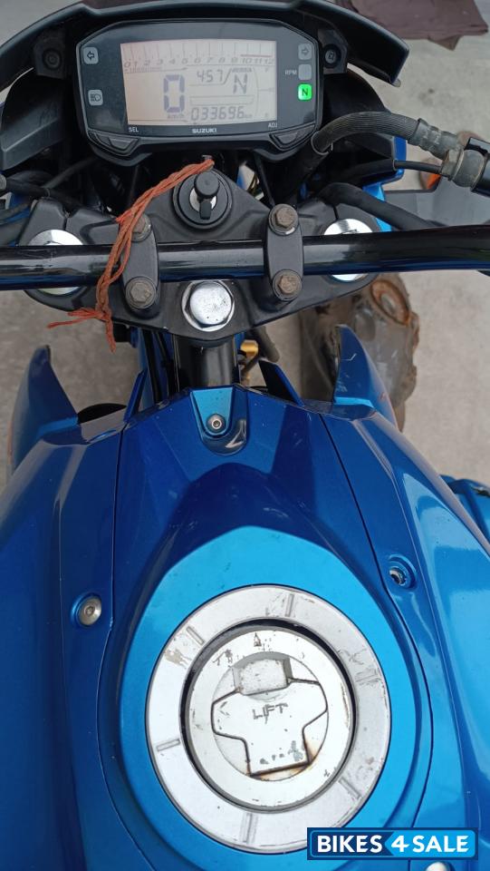 Blue Suzuki Gixxer 150