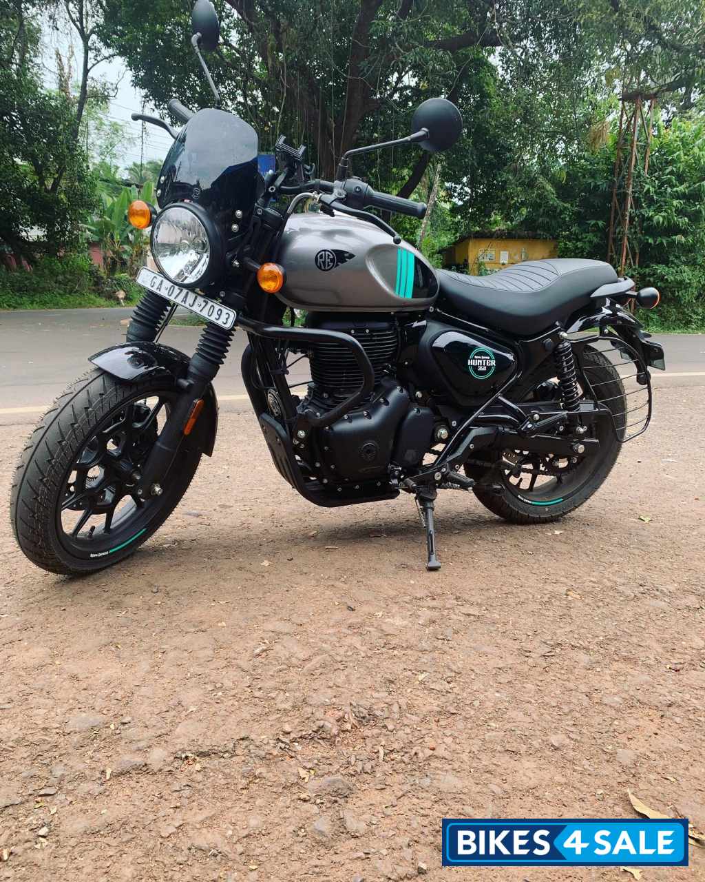 Dapper Grey Royal Enfield Hunter 350 Metro