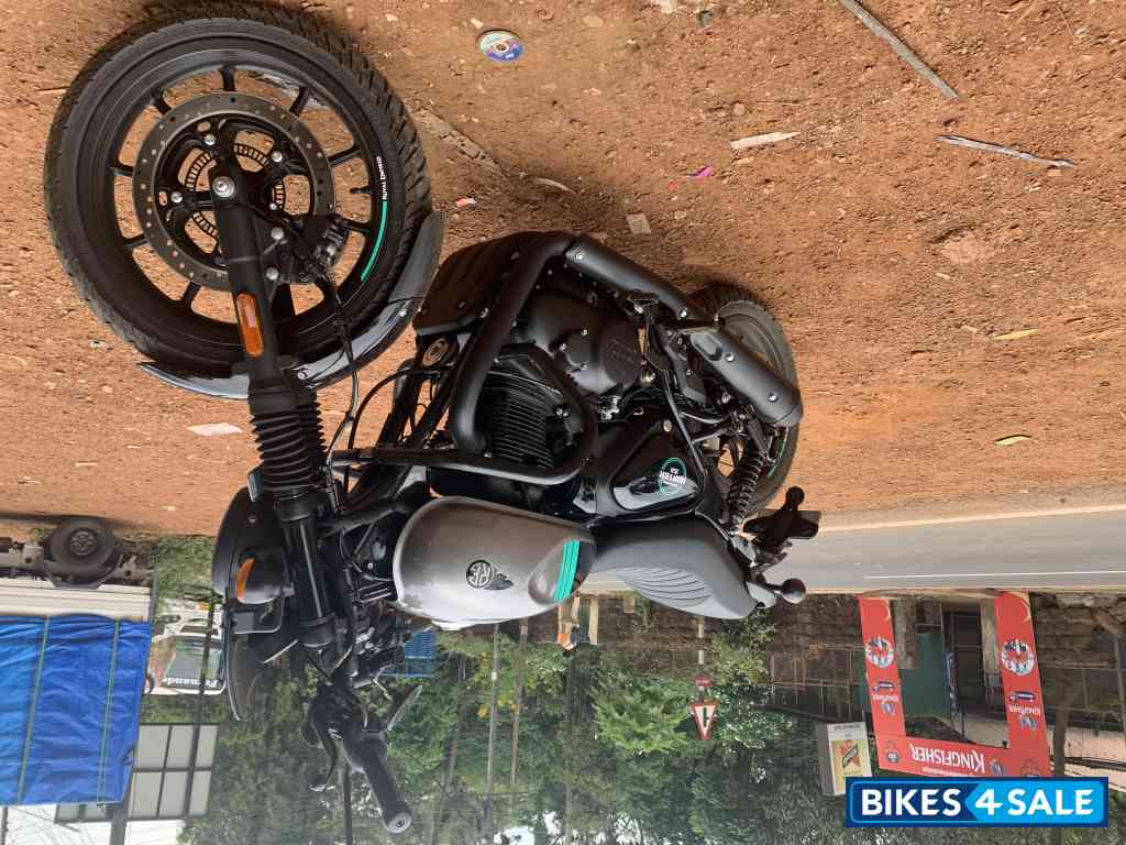 Dapper Grey Royal Enfield Hunter 350 Metro