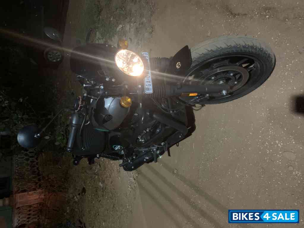 Dapper Grey Royal Enfield Hunter 350 Metro