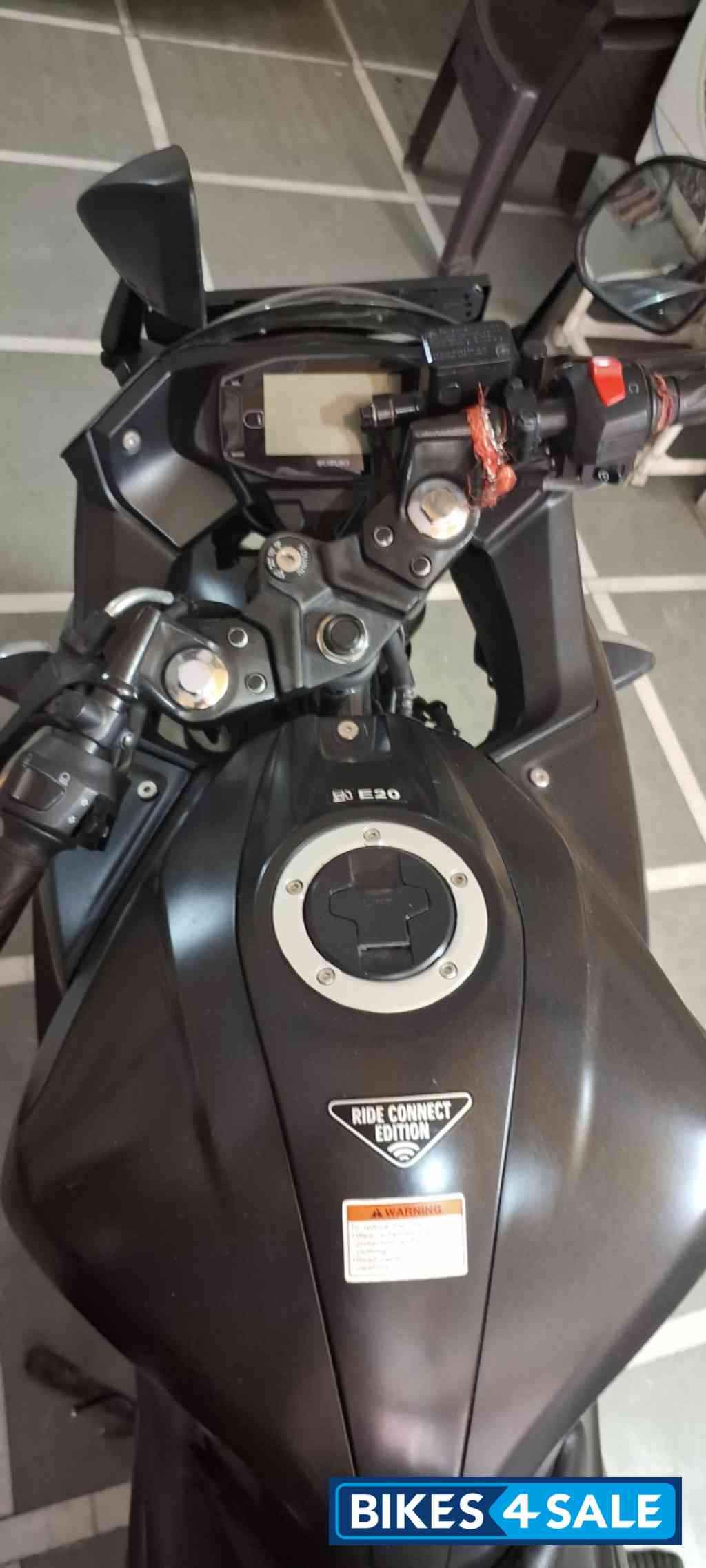 Mettalic Black Suzuki Gixxer SF 250 BS6