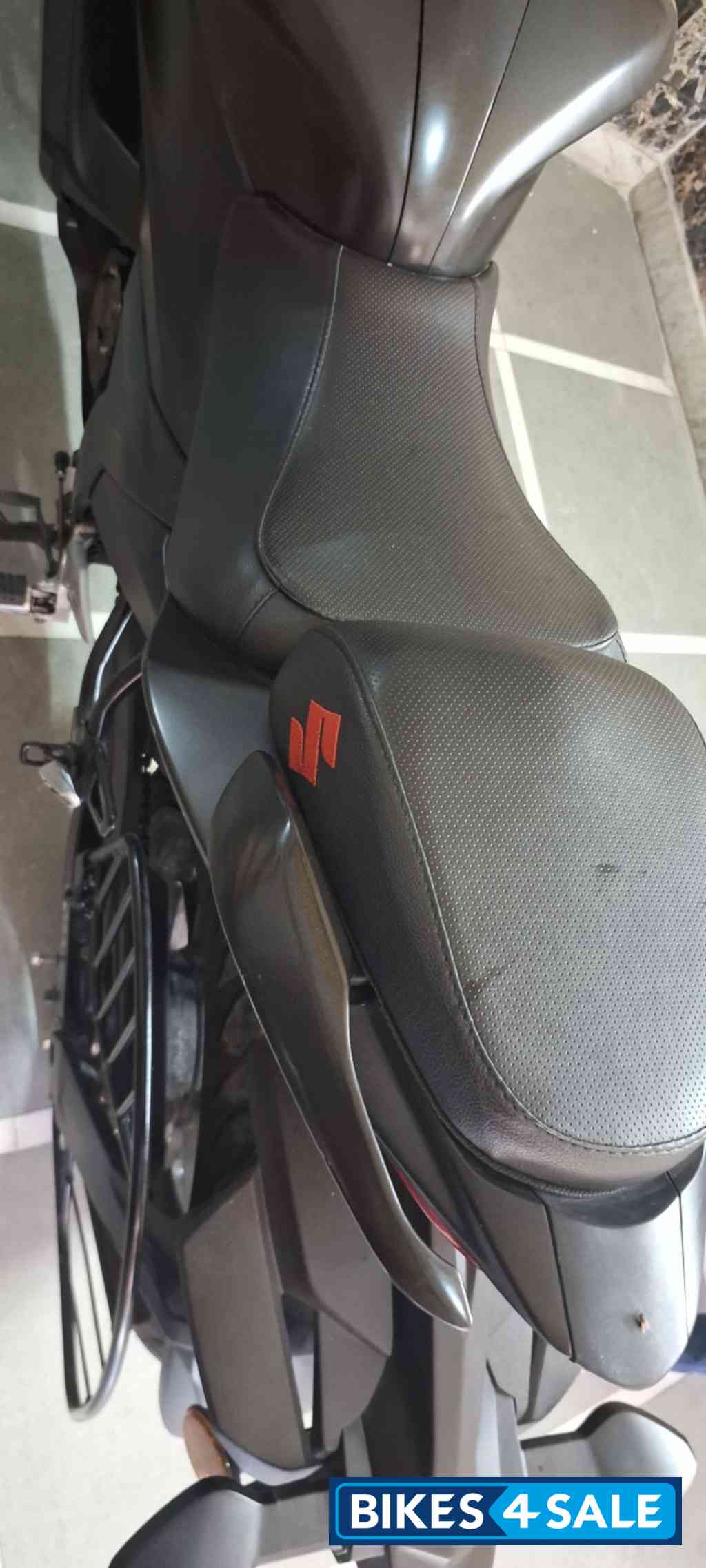Mettalic Black Suzuki Gixxer SF 250 BS6