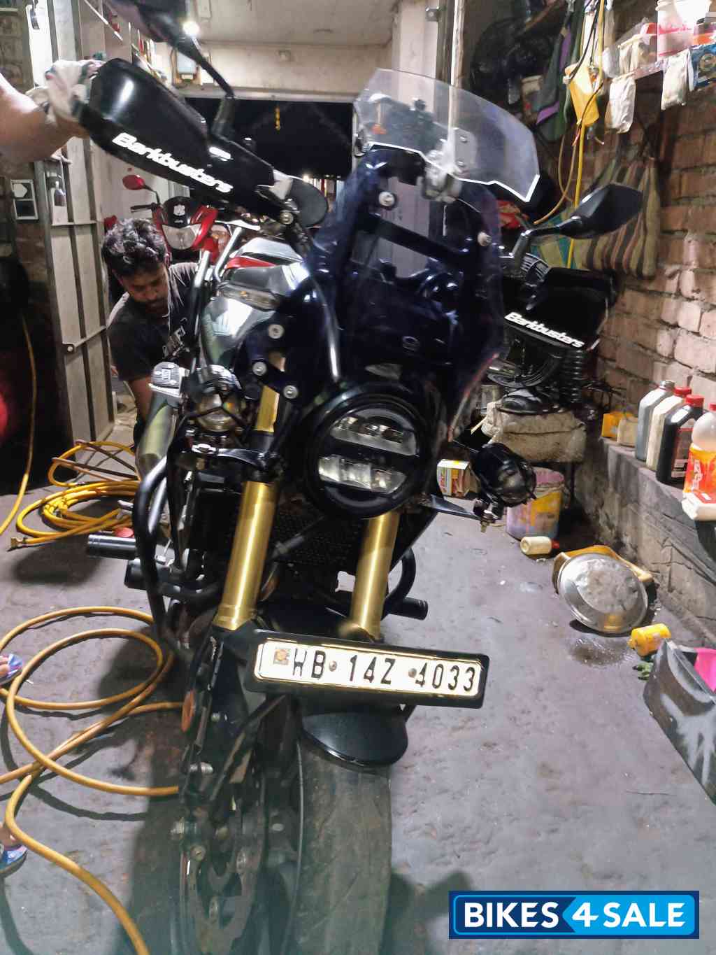 Black Honda CB300R