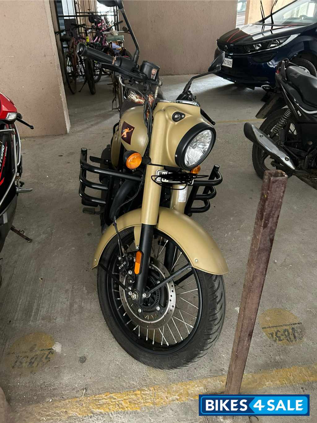 Sand Desert Storm Royal Enfield Classic Desert Storm