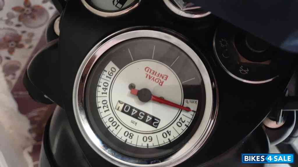 Royal Enfield Classic Stealth Black