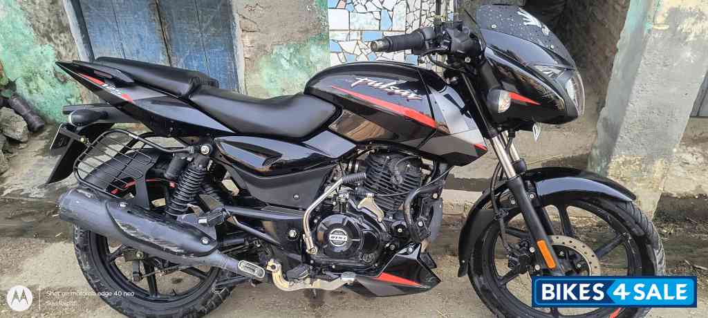 Ebony Black Solar Re Bajaj Pulsar 125 Split Seat