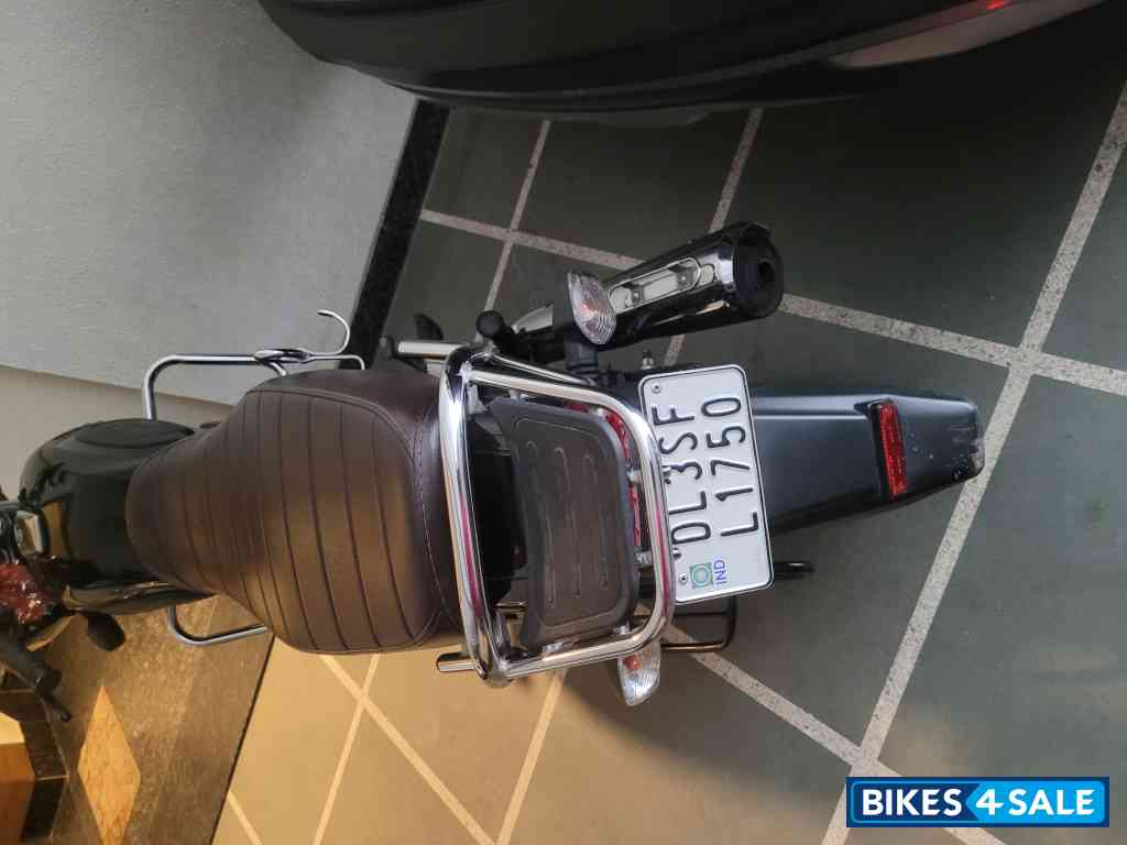 Black TVS Radeon BS6