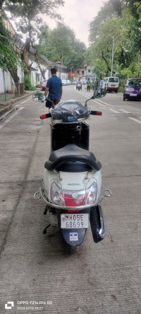 Mirage White Suzuki Access 125 CBS