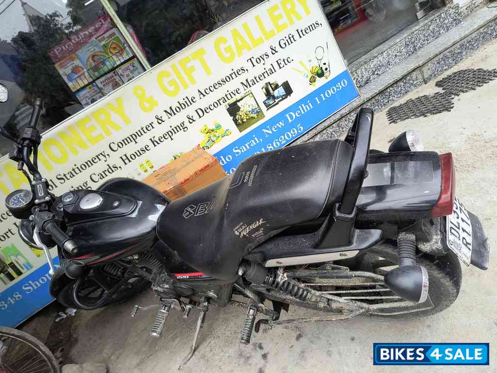 Bajaj Avenger Street 220