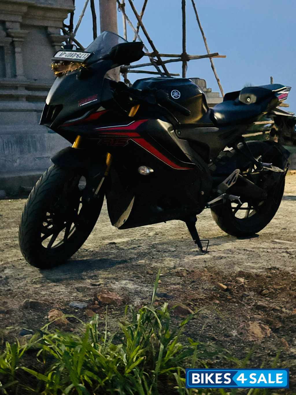 Yamaha R15 V4