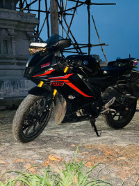 Yamaha R15 V4