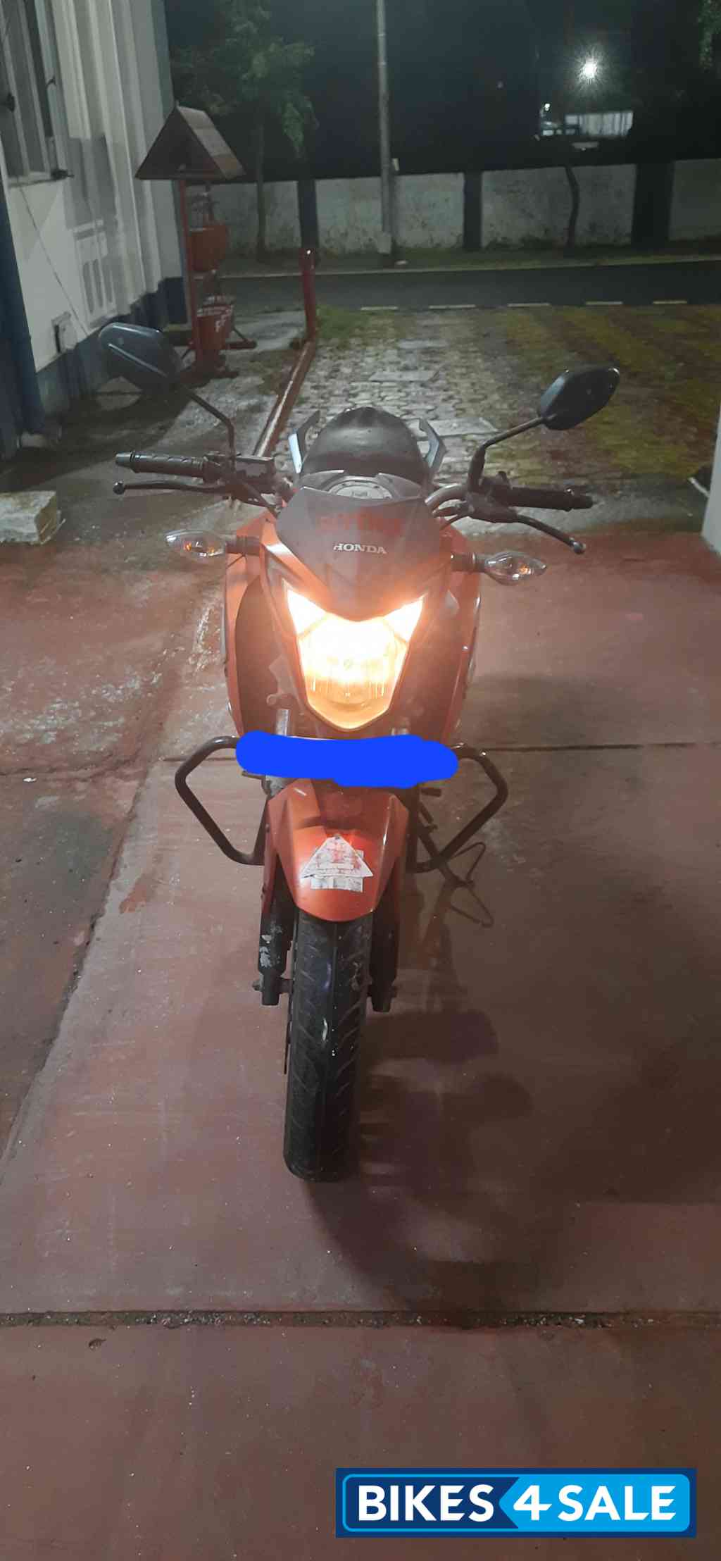 Orange Honda CB Hornet 160R