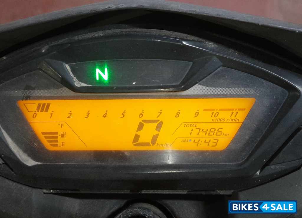 Orange Honda CB Hornet 160R