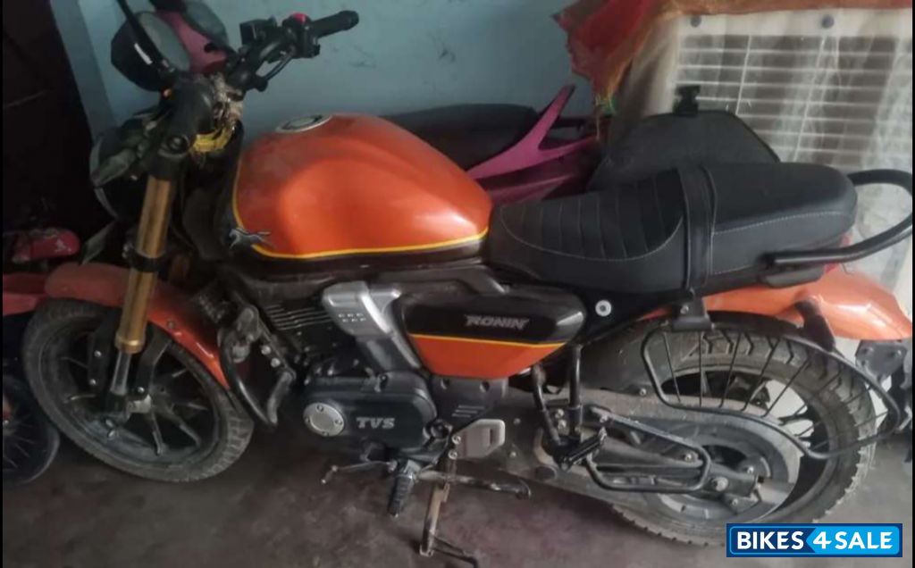 TVS Ronin TD