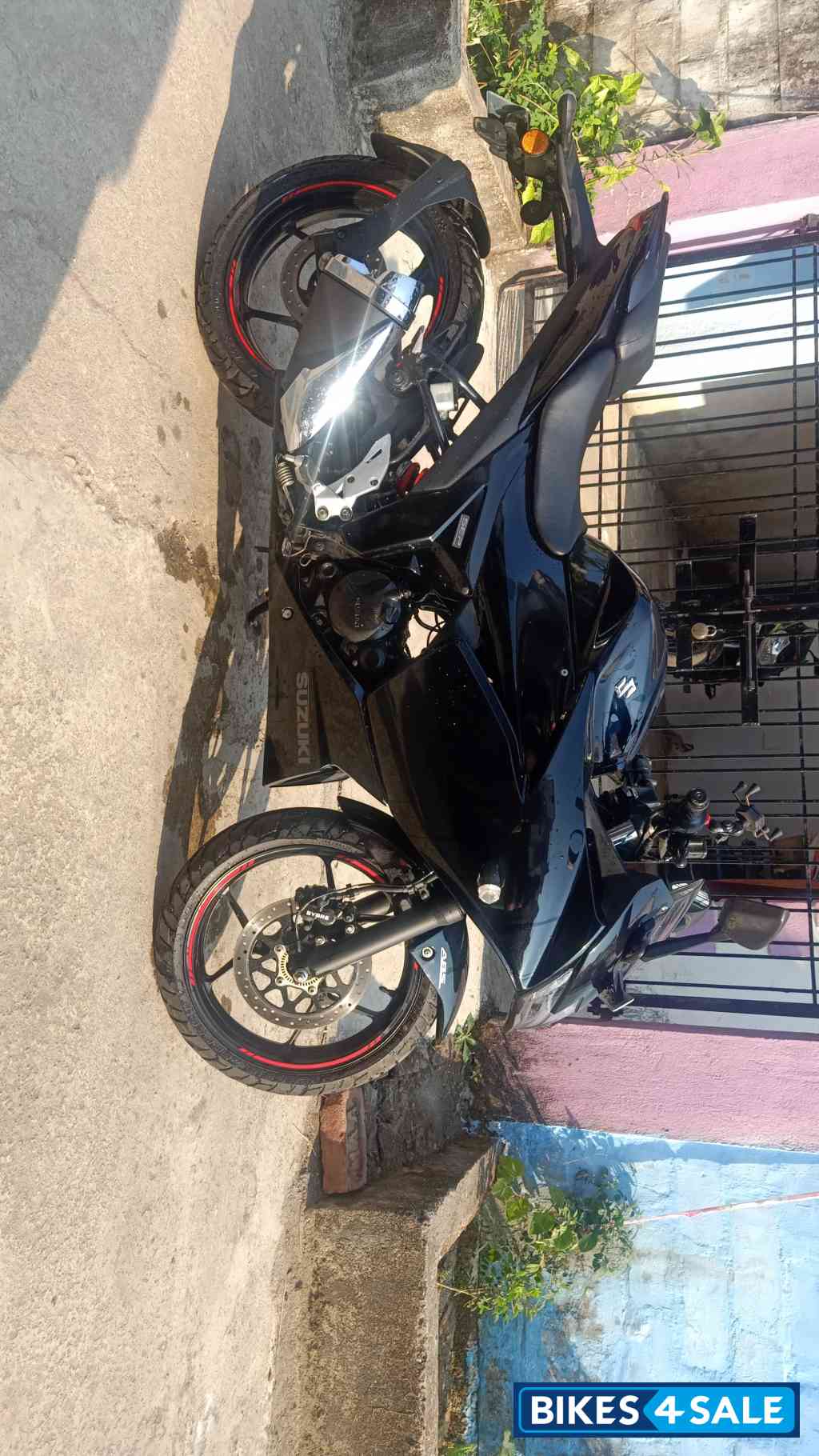 Suzuki Gixxer SF