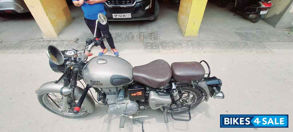 Gunmetal Grey Royal Enfield Classic Gunmetal Grey