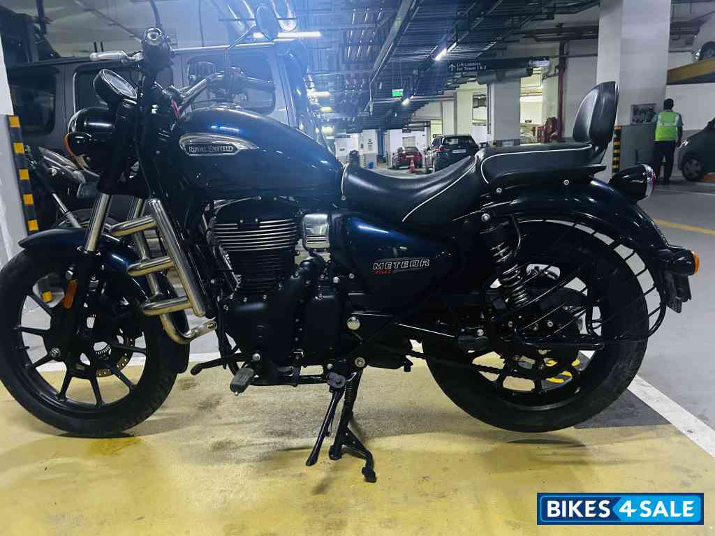 Blue Royal Enfield Meteor 350