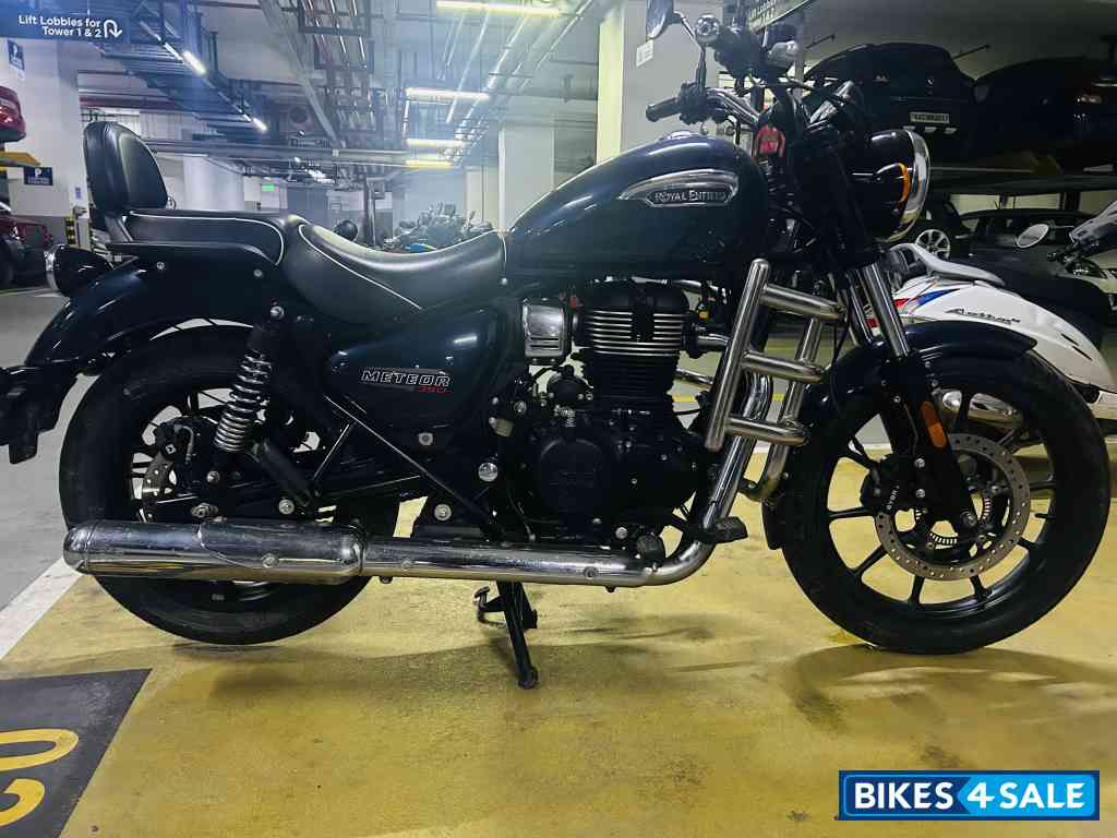 Blue Royal Enfield Meteor 350