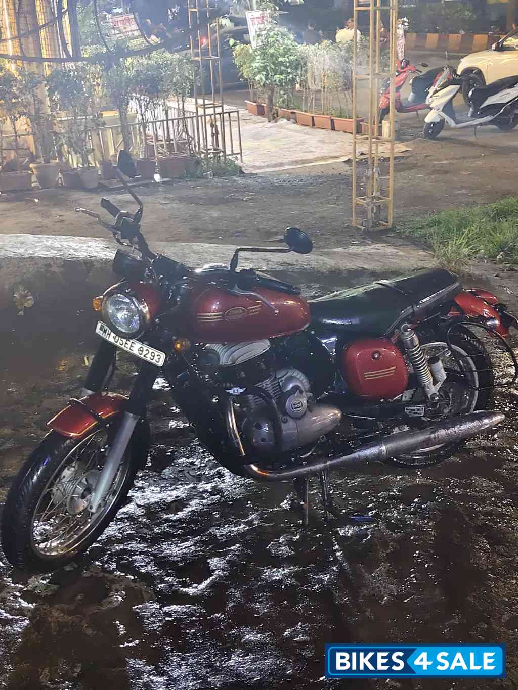 Maroon Jawa forty two BS6