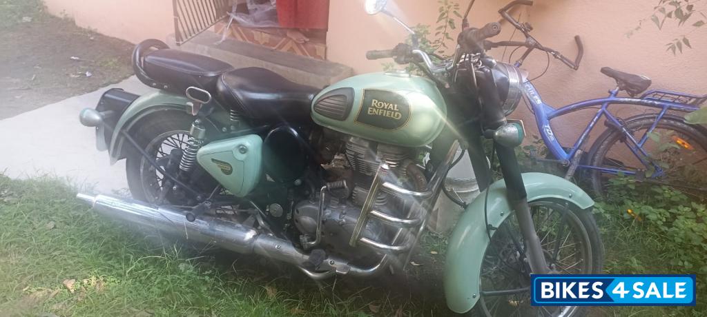 Green Royal Enfield Classic 350