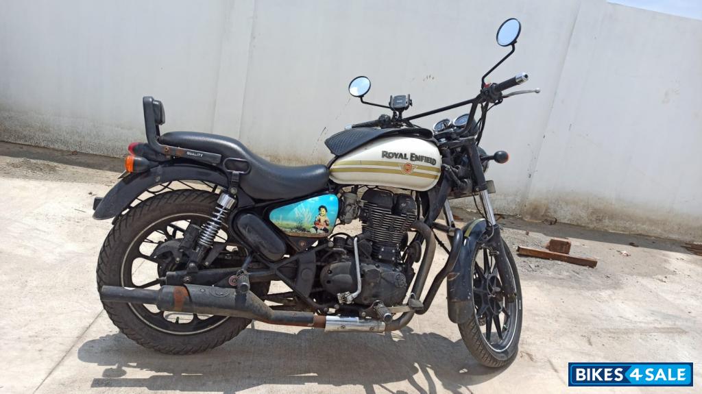 White Royal Enfield Thunderbird X 350