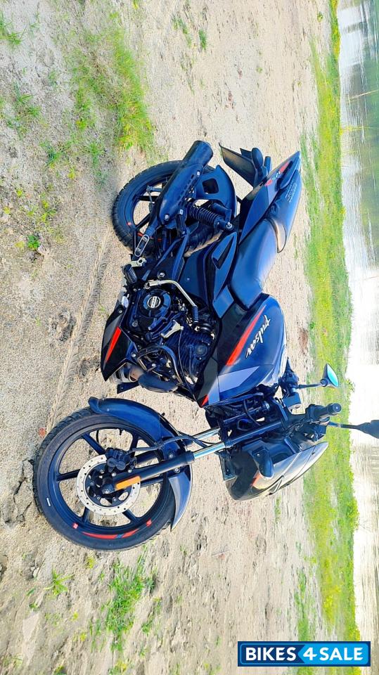 Bajaj Pulsar 125