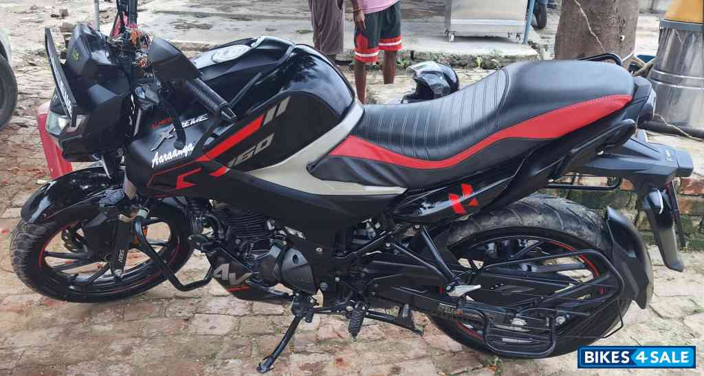 Stealth Black Hero Xtreme 160R 4V Connected 2.0