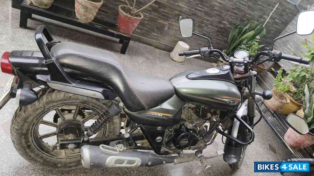 Bajaj Avenger Street 220