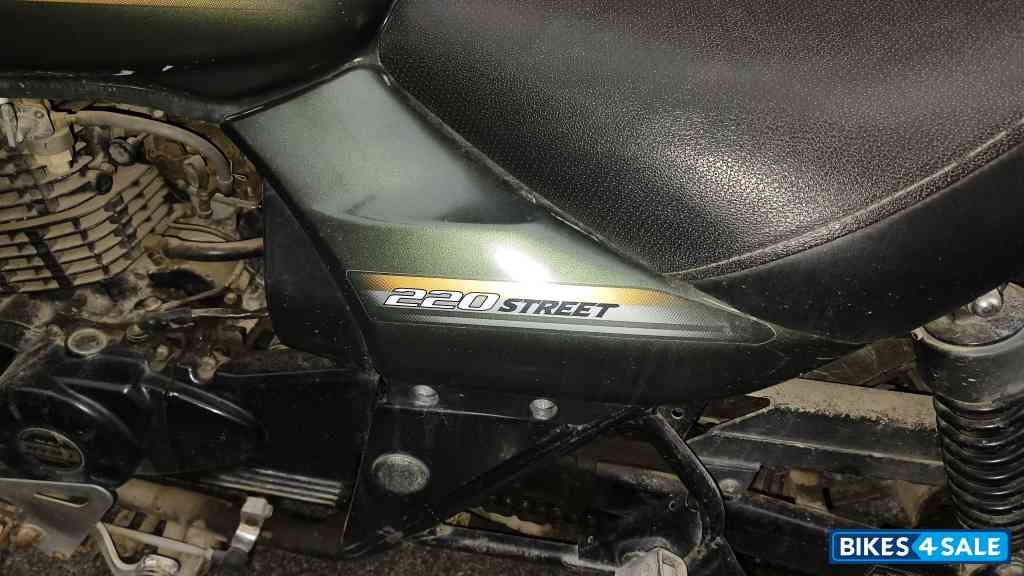 Bajaj Avenger Street 220